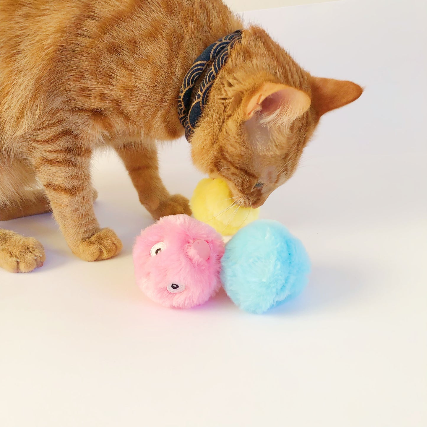 Cat Chirping Interactive Fluffy Ball Toy